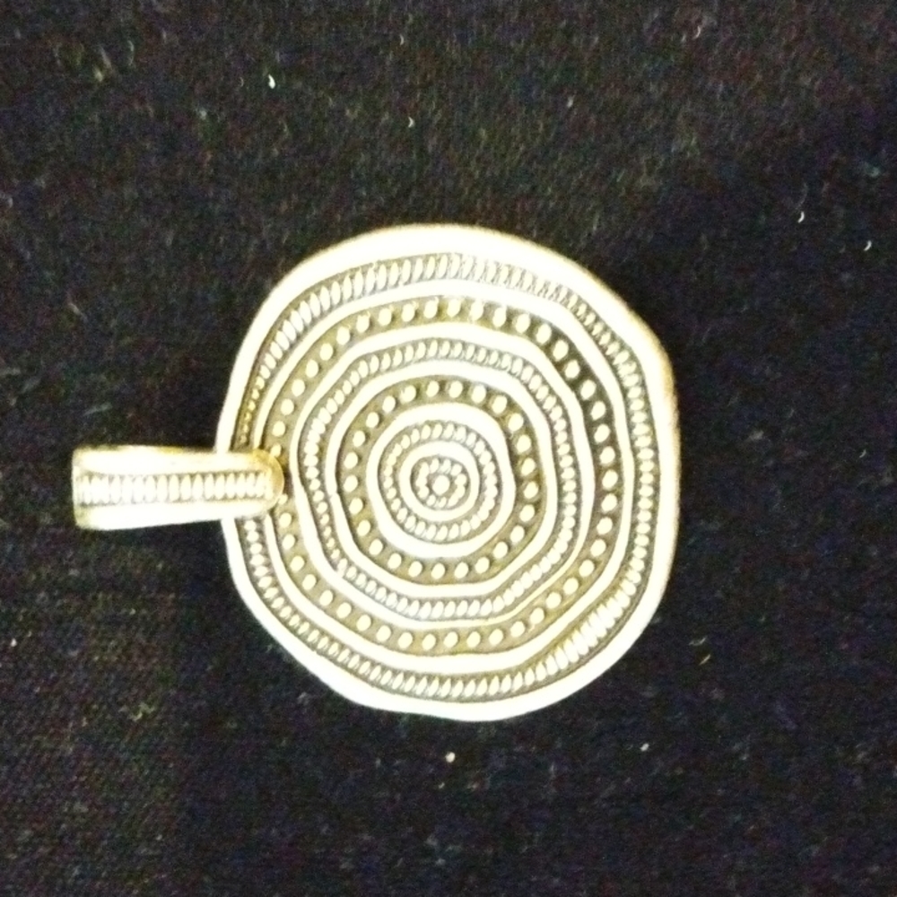 Premier Designs Pendent - Picture 3 of 4